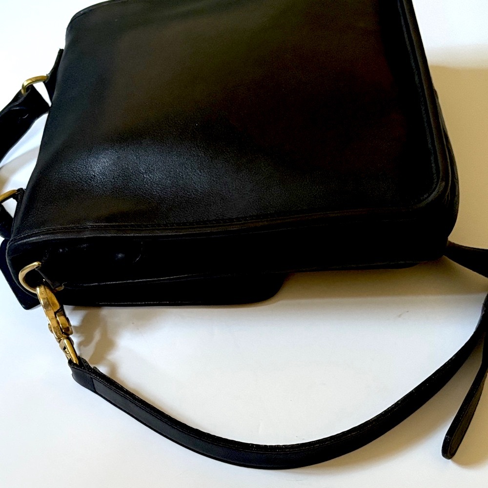 Vintage Coach Station Bag/Crossbody/ Messenger Bag #5130 - Solid Brass Hardware - Picture 8 of 13